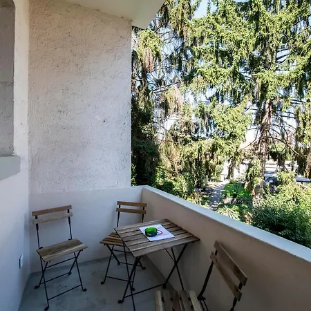 아파트 Work & In *